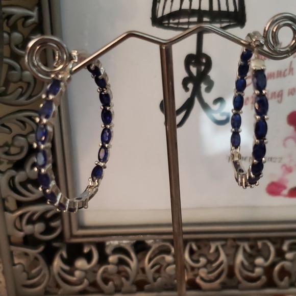 🎀Clearance🎀 .925 silver sapphire hoops. Double sided In-out Stones - Picture 5 of 9
